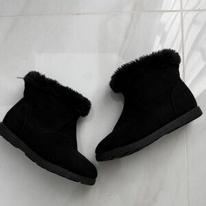 Cat & Jack Cozy Black Kids Boots